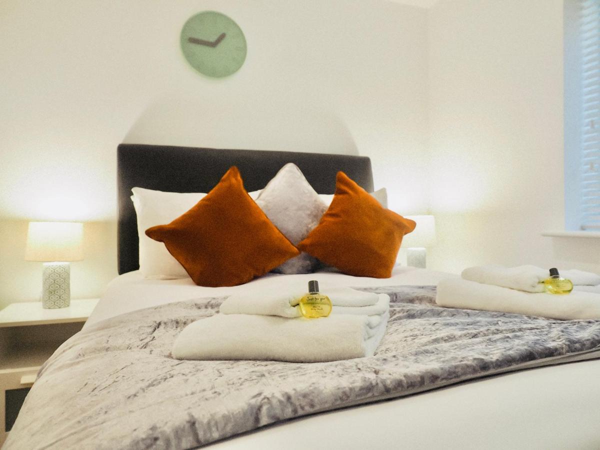 Апартаменти Private Parking Stylish Great Location Гілфорд Екстер'єр фото