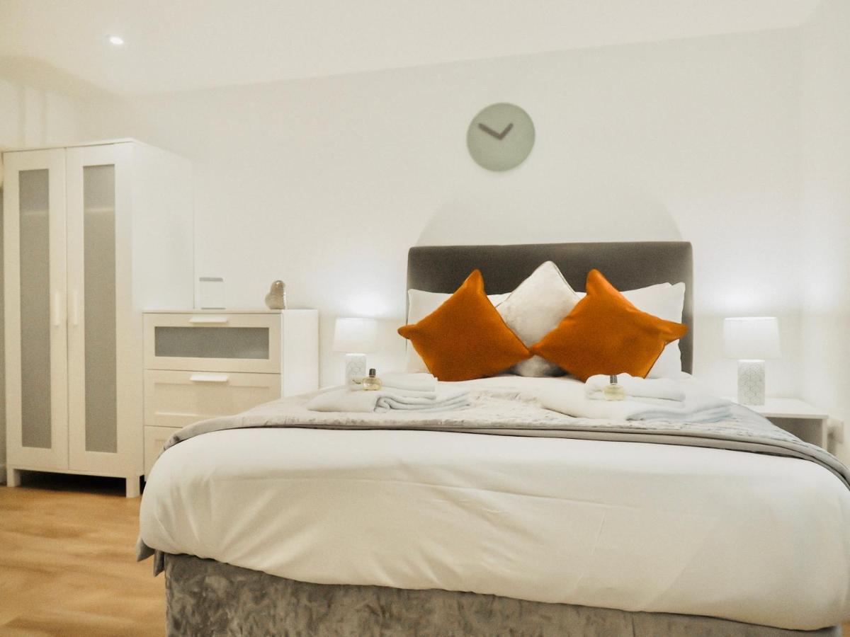 Апартаменти Private Parking Stylish Great Location Гілфорд Екстер'єр фото